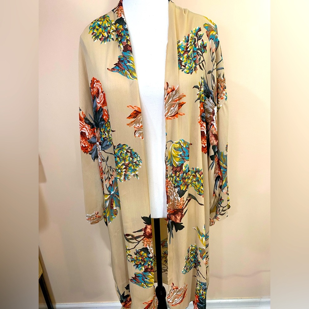 Umgee Floral Kimono EUC size M/L